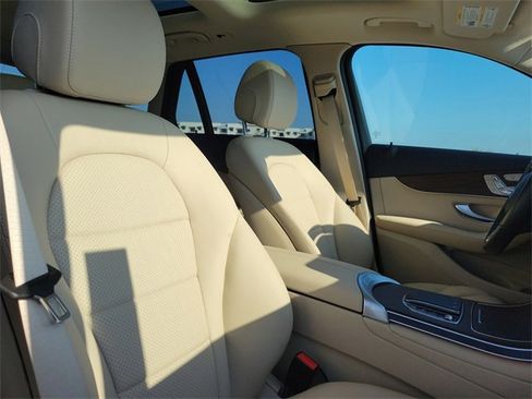 Used 2022 Mercedes-Benz GLC 300 4MATIC w/ Driver Assistance Package image 22
