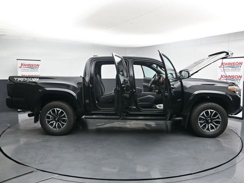 Used 2020 Toyota Tacoma TRD Sport w/ Technology Package AWD/4WD image 41