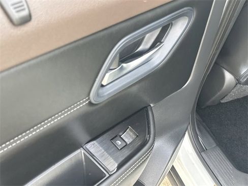 Used 2023 Nissan Rogue SV w/ SV Premium Package image 16