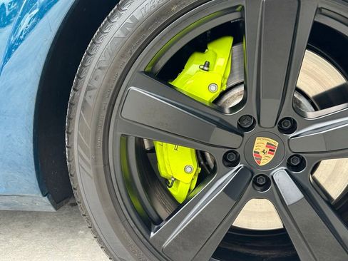 Certified 2025 Porsche Cayenne S image 15