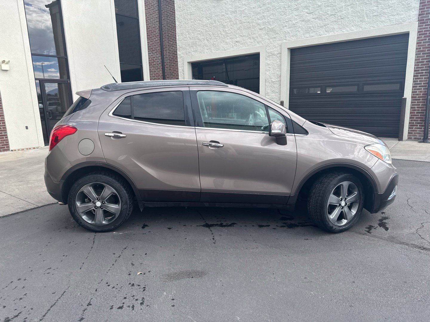 Used 2014 Buick Encore FWD image 9
