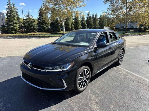 New 2026 Volkswagen Jetta SE FWD image 3