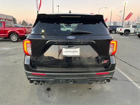 Used 2022 Ford Explorer ST w/ Equipment Group 401A image 4