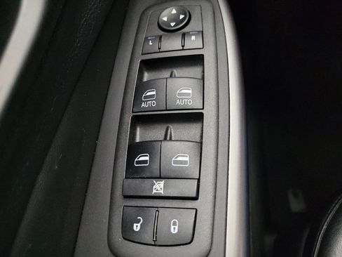 Used 2022 Jeep Cherokee Limited image 27