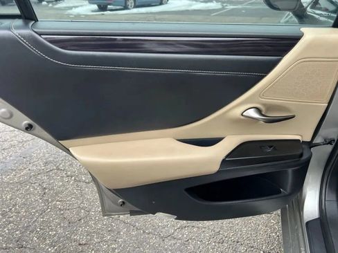 Used 2020 Lexus ES 350 ES 350 Sedan 4D w/ Premium Package image 24