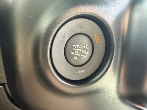 Used 2022 Jeep Wrangler Unlimited Sahara image 41