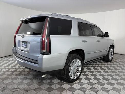Used 2016 Cadillac Escalade Platinum AWD/4WD image 7
