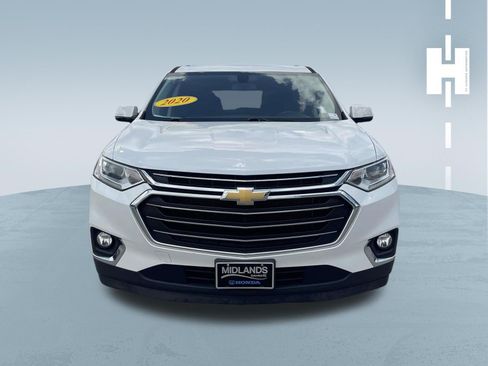 Used 2020 Chevrolet Traverse LT FWD image 2