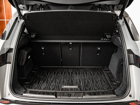 Used 2023 Land Rover Range Rover Evoque R-Dynamic SE image 21