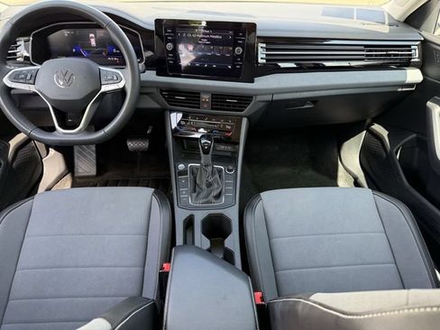 Used 2026 Volkswagen Jetta SE FWD image 8