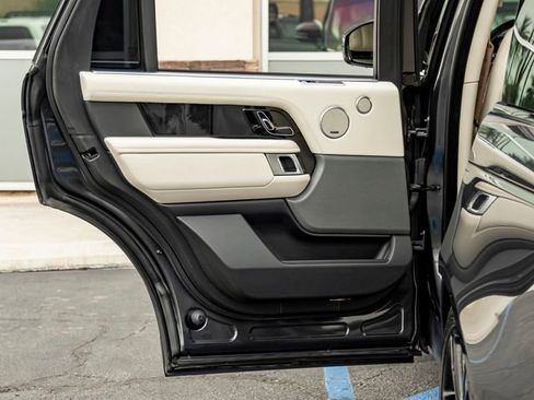 Used 2020 Land Rover Range Rover Long Wheelbase HSE image 21