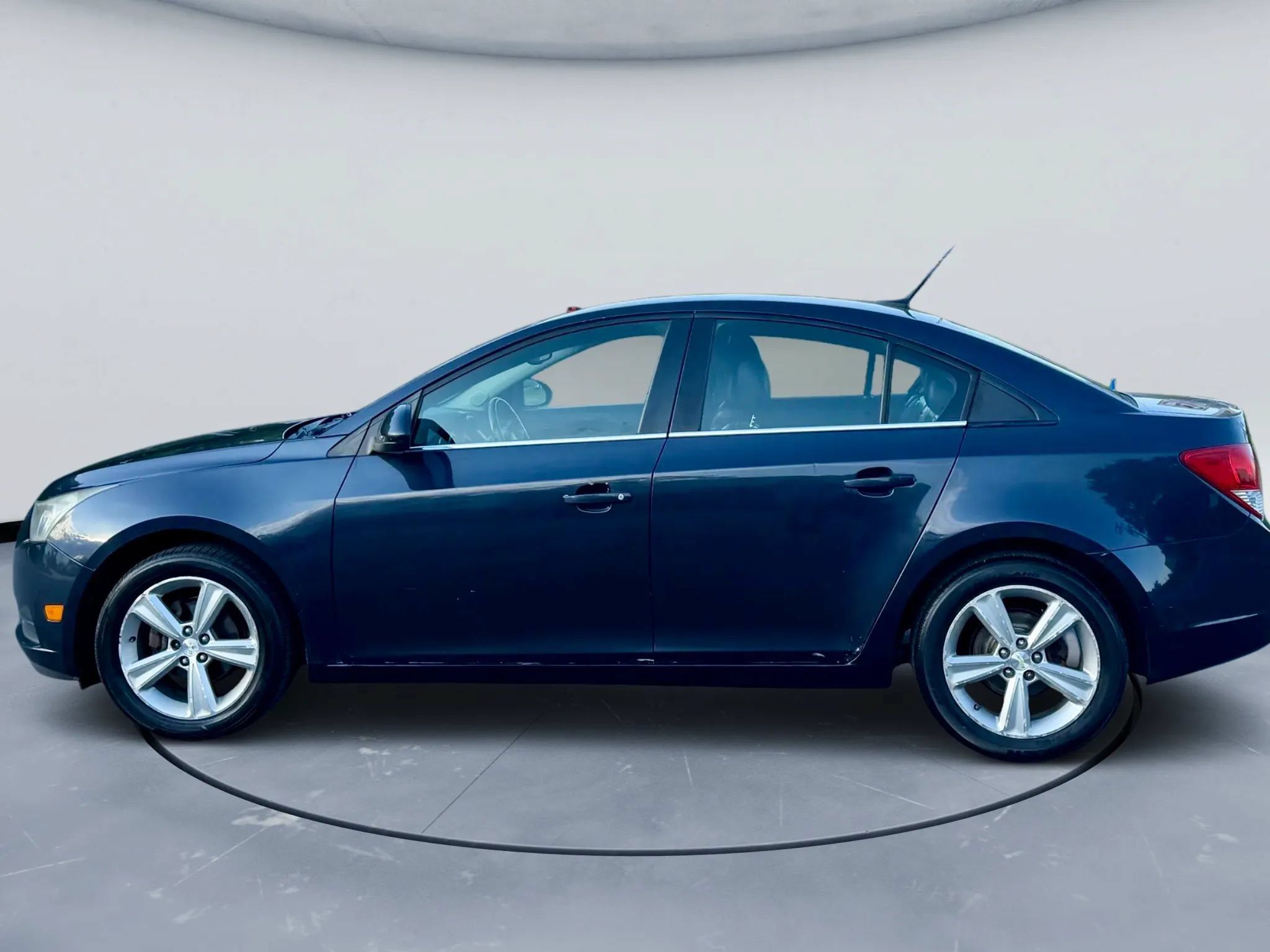 Used 2014 Chevrolet Cruze LT FWD image 3