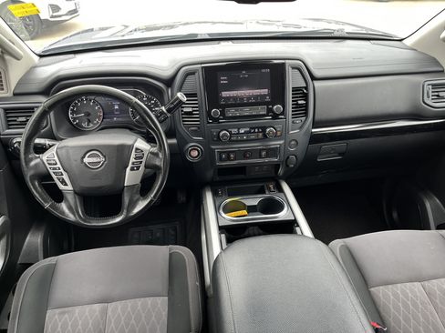 Used 2024 Nissan Titan SV w/ SV Convenience Package RWD image 5