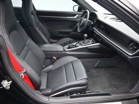 Used 2024 Porsche 911 Carrera S image 25