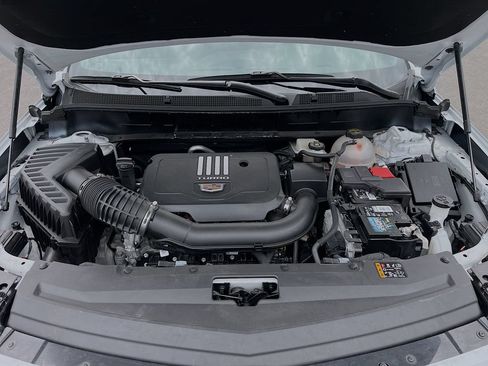 Used 2025 Cadillac XT6 Luxury FWD image 32