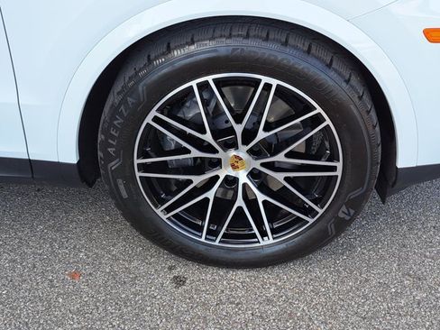 Certified 2024 Porsche Cayenne image 14