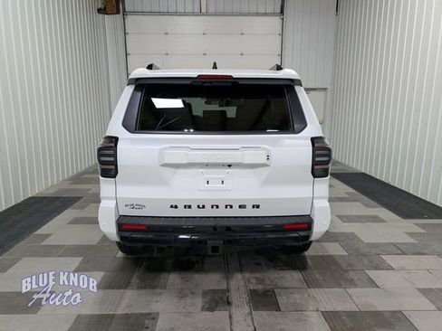 Used 2025 Toyota 4Runner TRD Sport AWD/4WD image 3