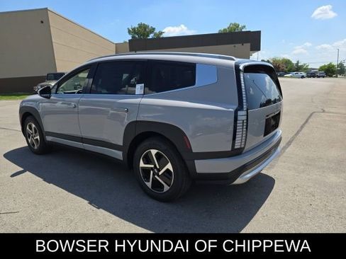 New 2026 Hyundai Ioniq 9 SE image 3