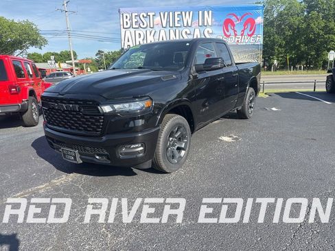 Used 2025 RAM 1500 Big Horn AWD/4WD image 1
