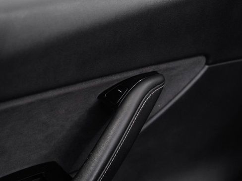 Used 2020 Tesla Model Y Long Range image 49