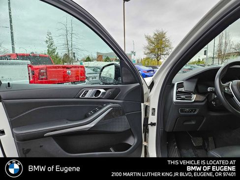 Used 2023 BMW X5 xDrive40i AWD/4WD image 23