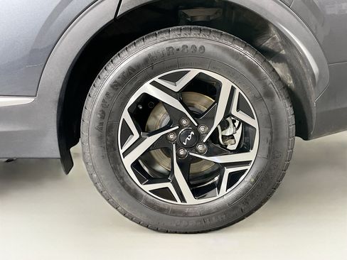 Used 2024 Kia Sportage LX image 11