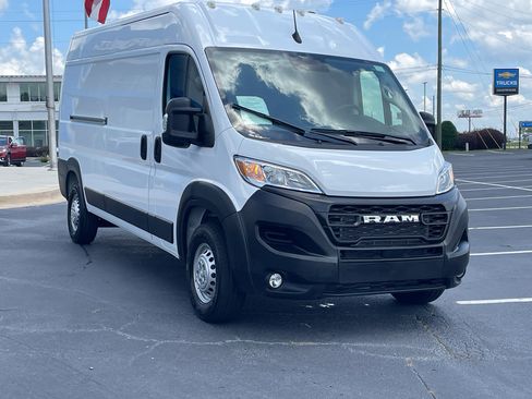 Used 2026 RAM ProMaster 2500 w/ Convenience Group FWD image 29