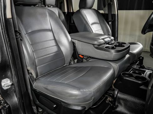 Used 2018 RAM 3500 Tradesman w/ Chrome Appearance Group AWD/4WD image 28