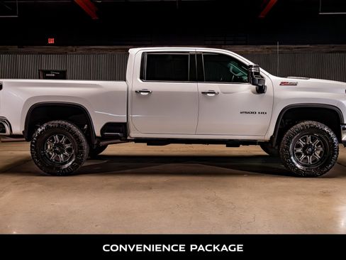 Used 2024 Chevrolet Silverado 2500 LTZ w/ LTZ Premium Package image 10