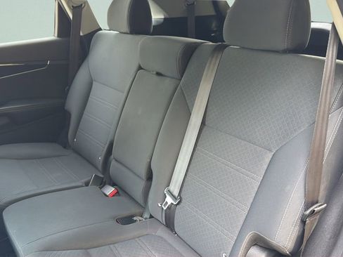 Used 2020 Kia Sorento S image 28