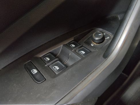Used 2019 Volkswagen Jetta GLI FWD image 27