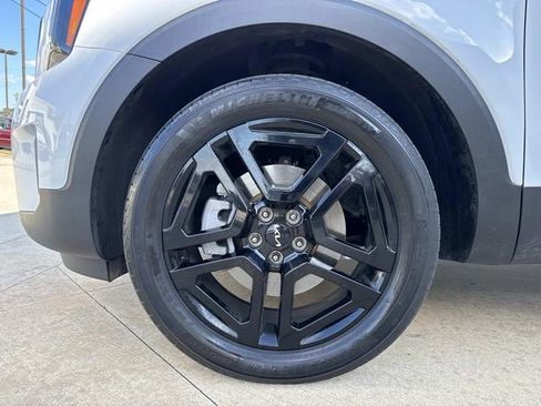 Used 2023 Kia Telluride EX X-Line image 5