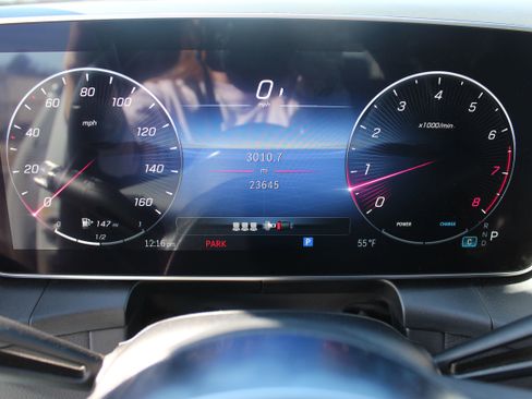 Used 2024 Mercedes-Benz GLC 300 4MATIC image 15