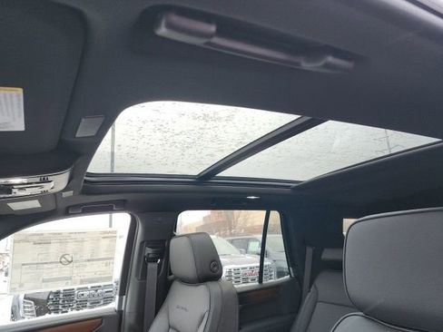 New 2026 GMC Yukon Denali w/ Sun & Power Step Package image 15