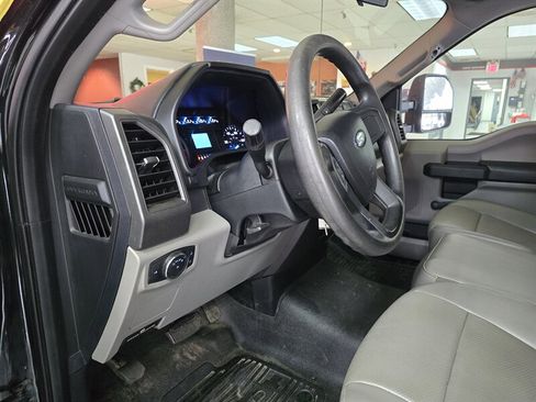 Used 2017 Ford F350 XL image 7