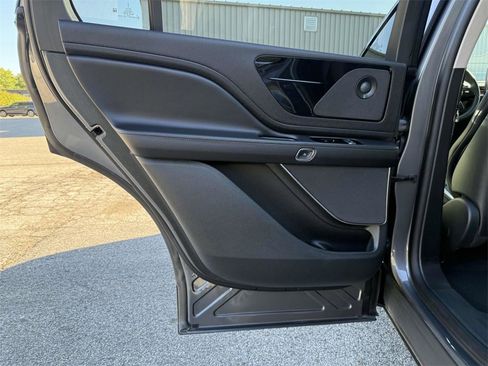 Used 2024 Lincoln Aviator Reserve w/ Elements Package Plus image 11