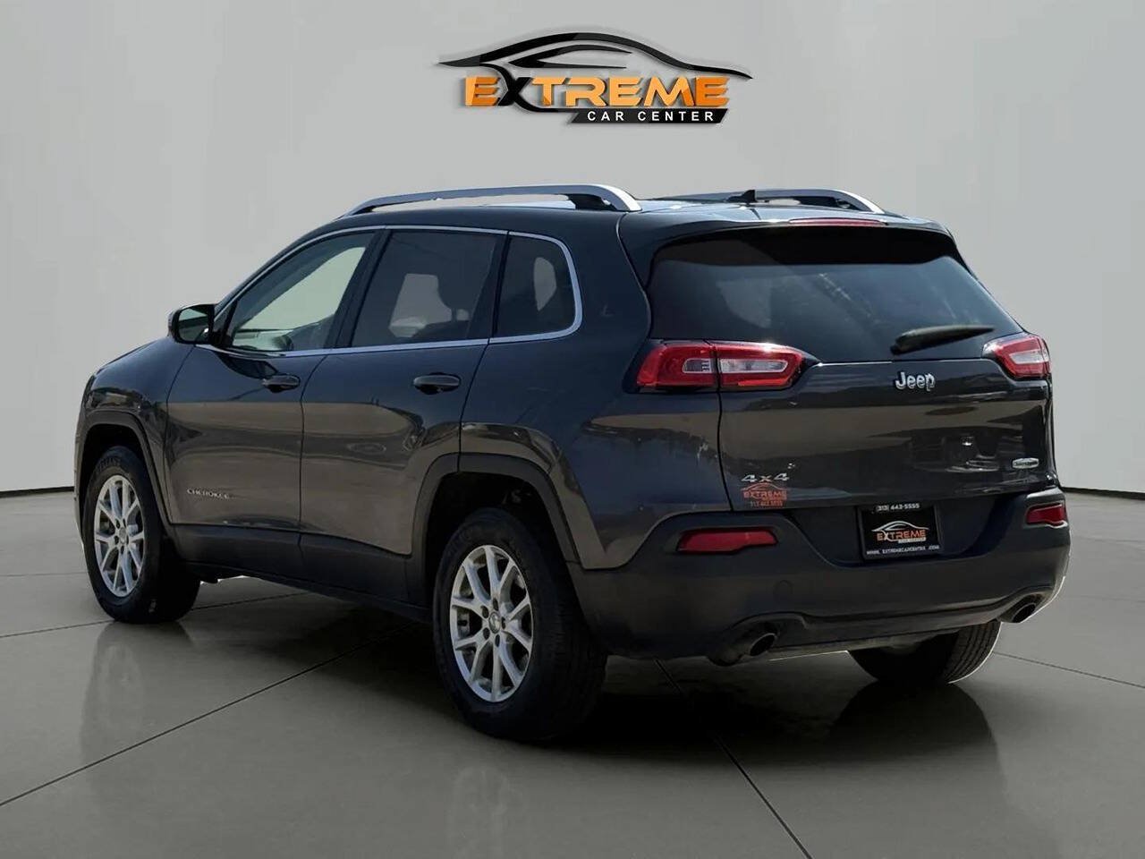 Used 2014 Jeep Cherokee Latitude w/ Cold Weather Group AWD/4WD image 4