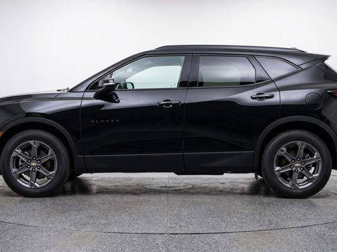 Used 2025 Chevrolet Blazer LT FWD image 5