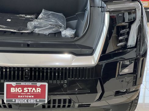 New 2025 GMC Sierra EV Denali image 8