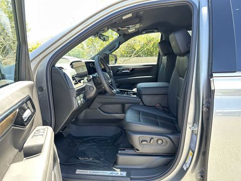 New 2026 Chevrolet Tahoe High Country RWD image 2