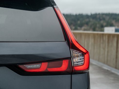 Used 2025 Honda CR-V Sport Touring image 11