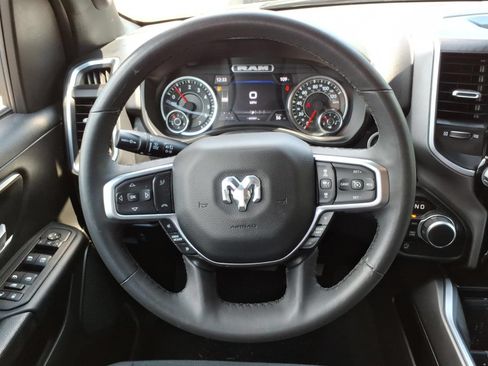 Used 2025 RAM 1500 4x4 Crew Cab image 25