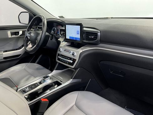 Used 2021 Ford Explorer XLT w/ Equipment Group 202A image 15