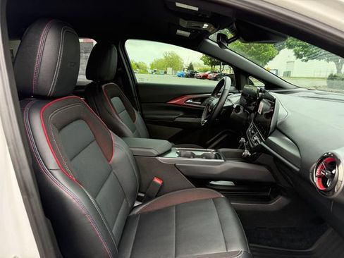 Used 2025 Chevrolet Equinox EV RS w/ LPO, All-Weather Mat Package FWD image 10