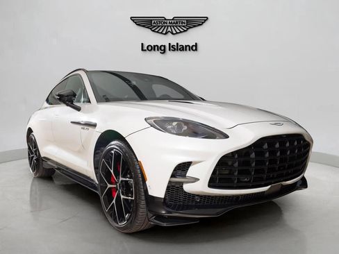 Used 2025 Aston Martin DBX 707 image 3