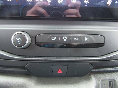 Used 2024 Ford E-Transit Low Roof RWD image 30