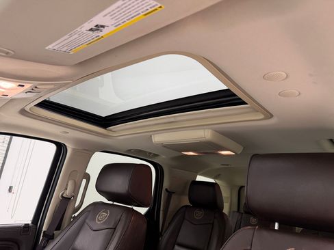 Used 2014 Cadillac Escalade Platinum AWD/4WD image 15