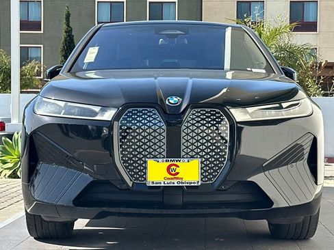 Used 2024 BMW iX xDrive50 w/ Sport Package image 8