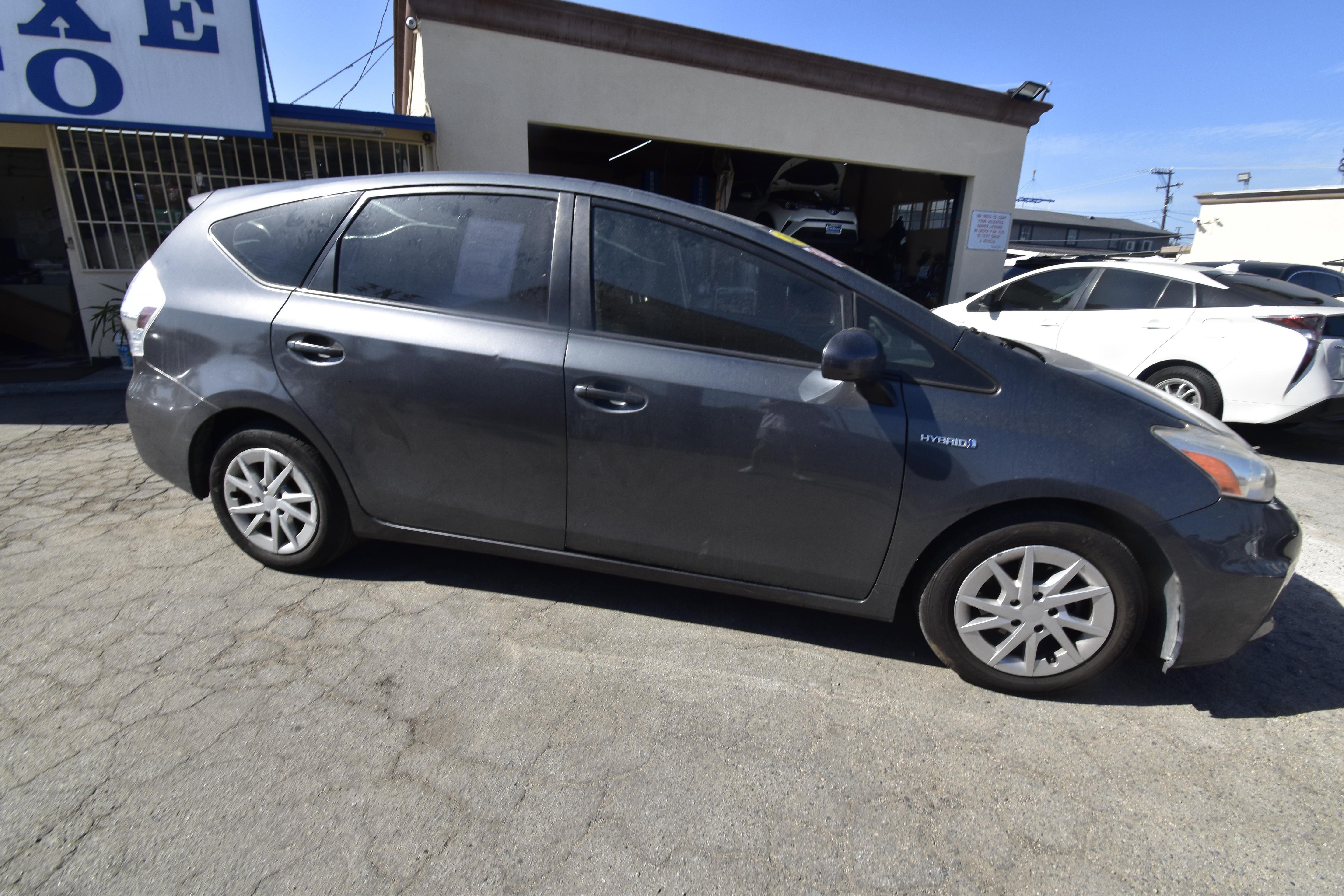 Used 2012 Toyota Prius V Three FWD image 7