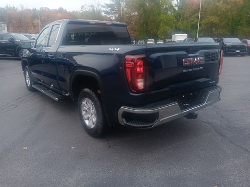 Used 2020 GMC Sierra 1500 SLE w/ SLE Value Package image 3